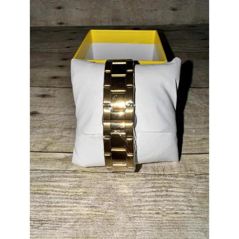 Mens Invicta Specialty I 42mm Gold Stainless Steele Band. New In Box Nice Watch